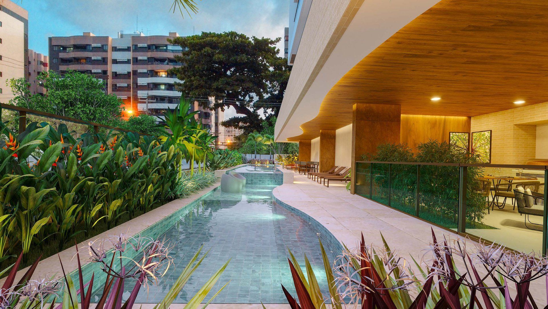 Piscina adulto com deck e paisagismo