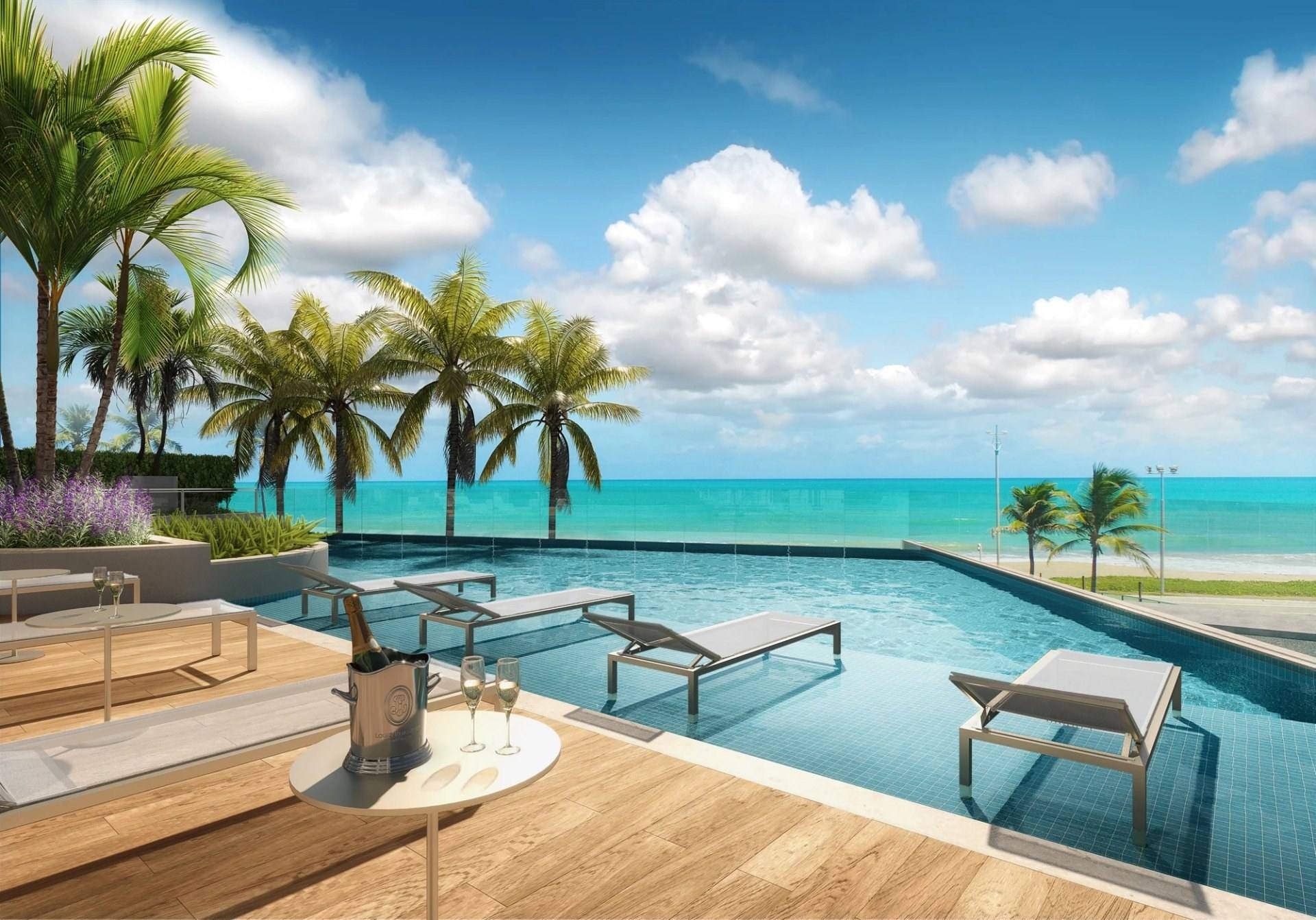 Piscina com vista para o mar
