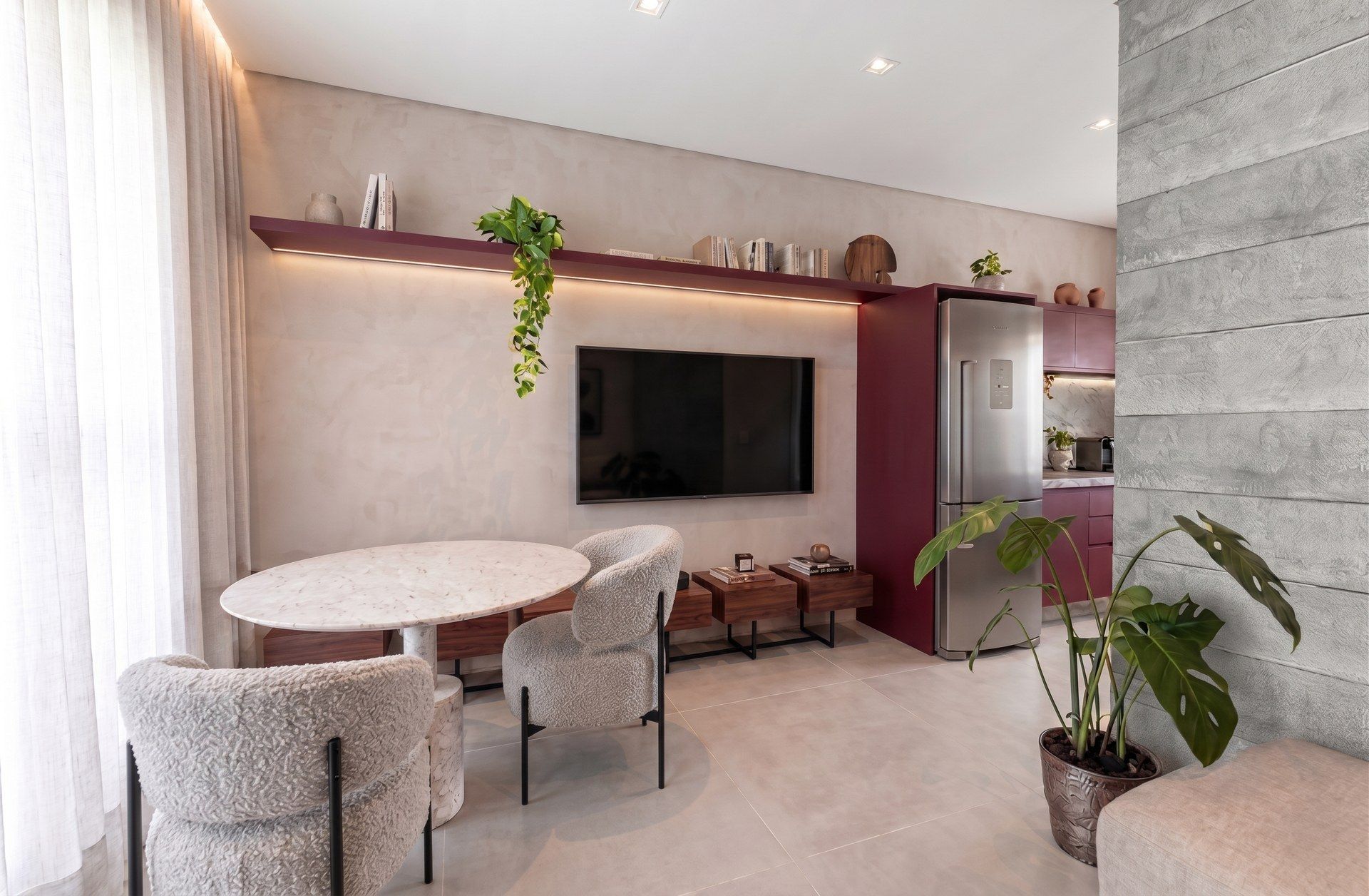 Quarto e sala superior, ambientado